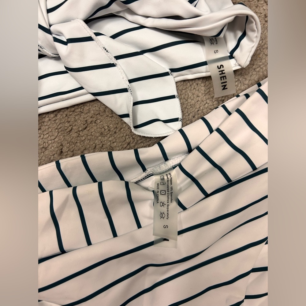 Bikini - Picture 3 of 3